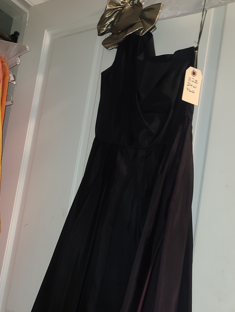 Classic Black One-Shoulder Evening Dress